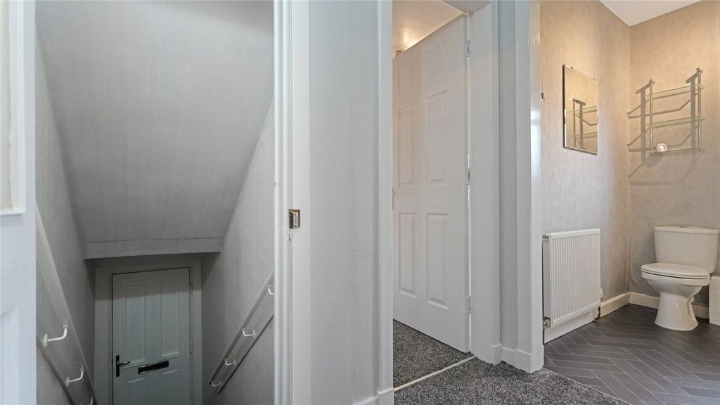 2 bed flat for salePaterson Park, Leslie, Glenrothes, Fife KY6 photo 2