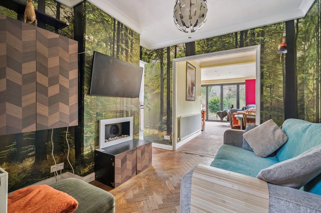 Additional image 8 of 5 bed detached house for saleWood Lane Close, Iver SL0