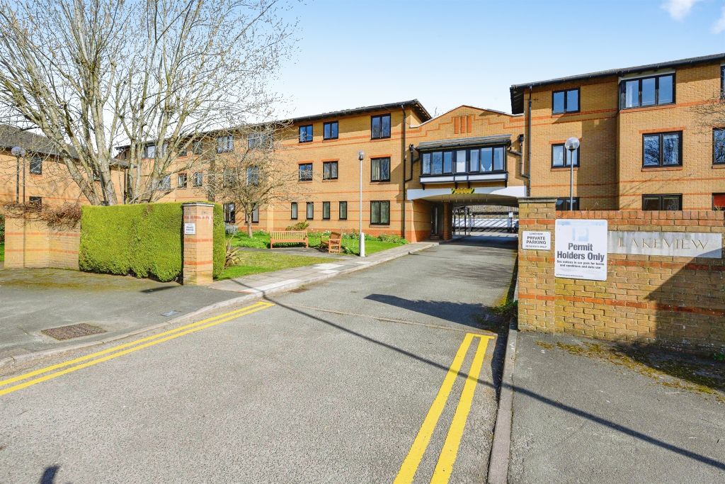 Additional image 14 of 2 bed flat for saleLake View, Railway Terrace, Kings Langley WD4