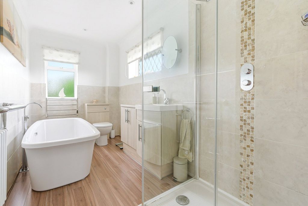 Additional image 16 of 5 bed detached house for saleNorwood Lane, Iver SL0