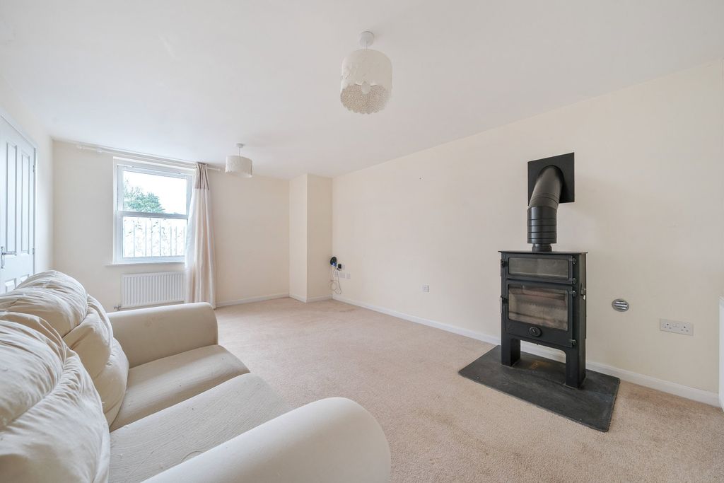 4 bed detached house for salePinwill Crescent, Ermington PL21 photo 5