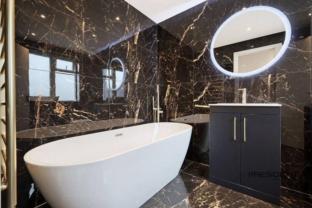 Additional image 21 of 5 bed property for saleKenwood Gardens, Gants Hill IG2