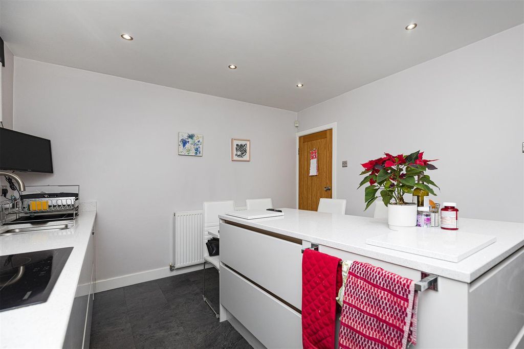 Additional image 10 of 5 bed detached house for saleThe Ghyll, Fixby, Huddersfield HD2