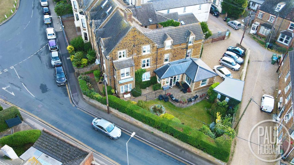9 bed end terrace house for saleWestgate, Hunstanton PE36