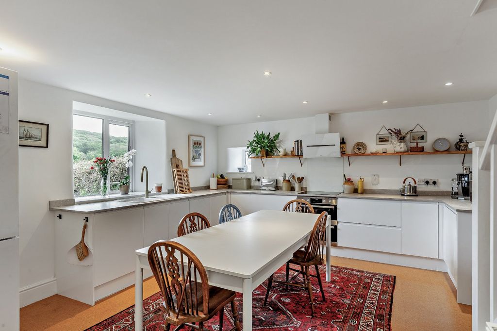 5 bed detached house for saleKingsbridge, Devon TQ7 photo 4