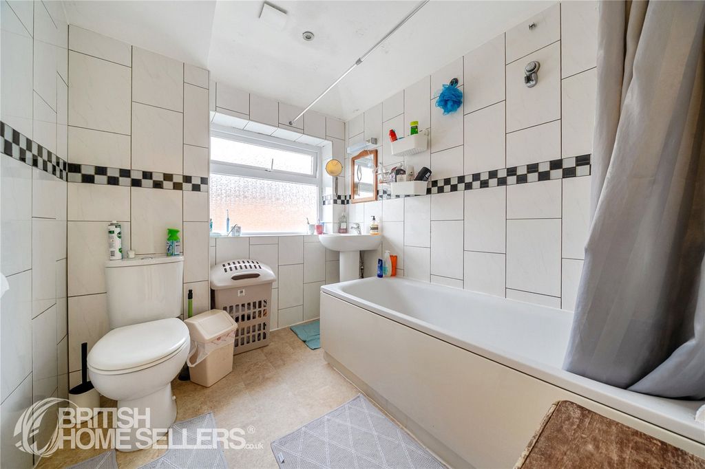 Additional image 16 of 5 bed terraced house for saleElm Grove, Kidlington, Oxfordshire OX5