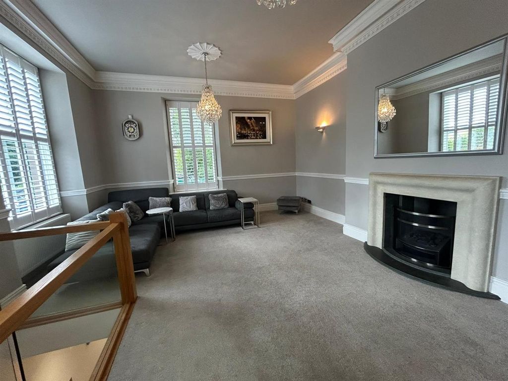 Additional image 9 of 2 bed flat for saleMottram Road, Broadbottom, Hyde SK14