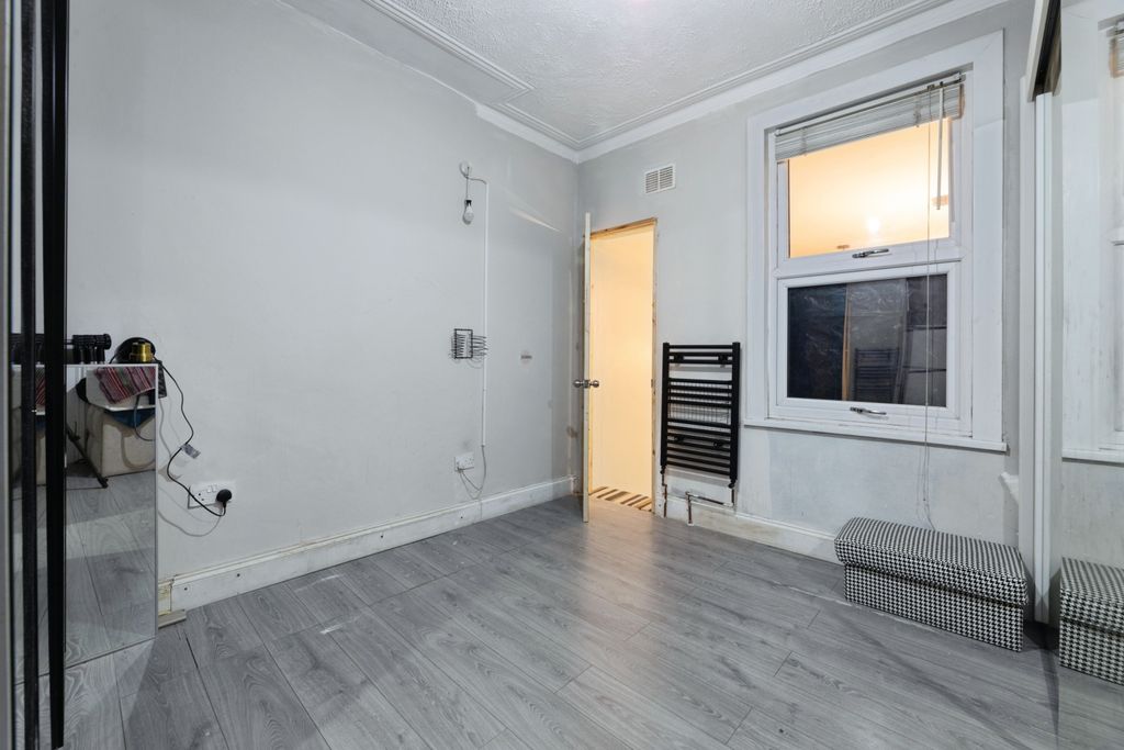 Additional image 16 of 7 bed semi-detached house for saleGrosvenor Road, Ilford IG1