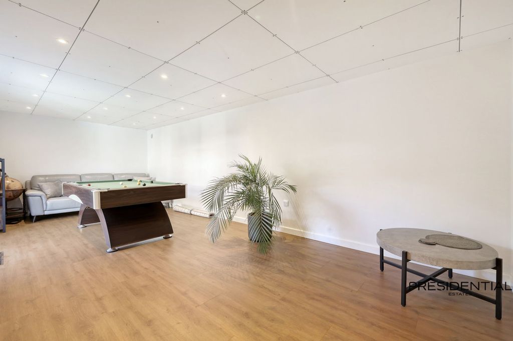 Additional image 38 of 5 bed property for saleKenwood Gardens, Gants Hill IG2