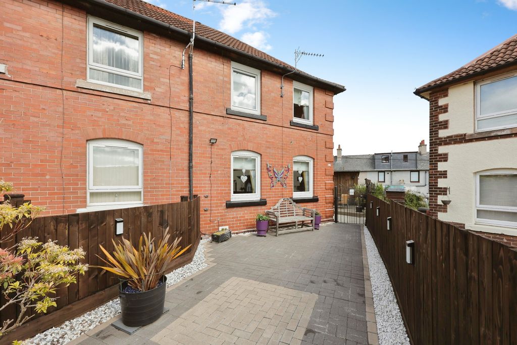 3 bed semi-detached house for saleSelvage Street, Rosyth, Dunfermline KY11