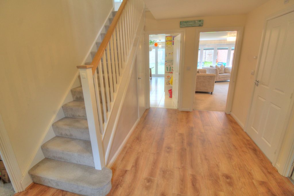 Additional image 12 of 5 bed detached house for saleVanneck Close, Kidderminster DY11