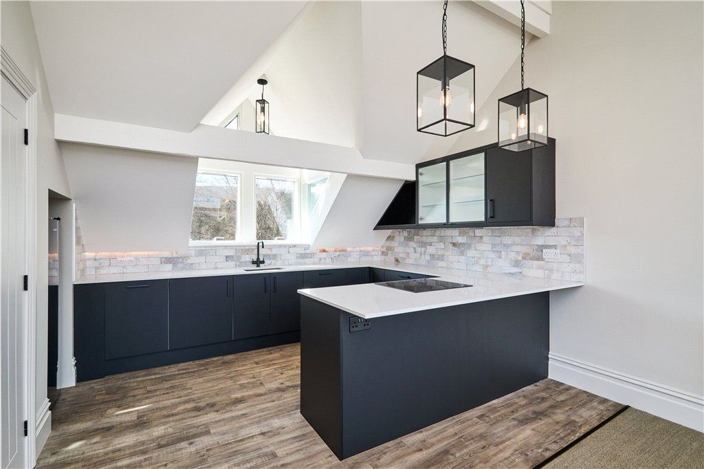 2 bed flat for saleSkipton Road, Ilkley, West Yorkshire LS29 photo 3