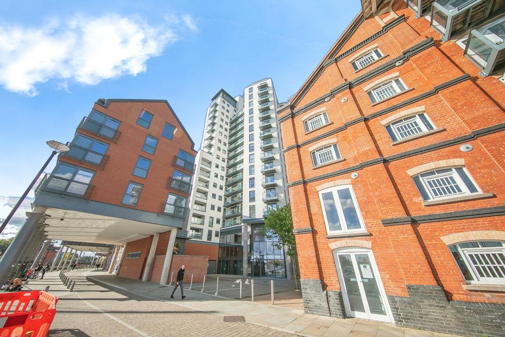 Additional image 5 of 2 bed flat for saleKey Street, Ipswich, Suffolk IP4