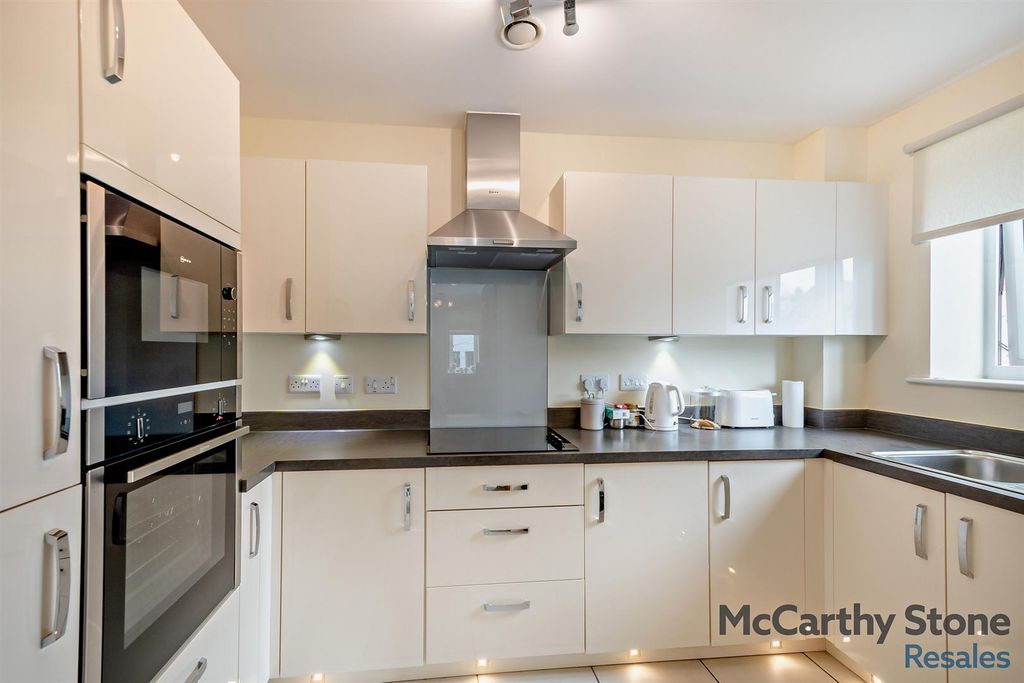 Additional image 13 of 2 bed flat for saleChesterton Court, Railway Road, Ilkley LS29