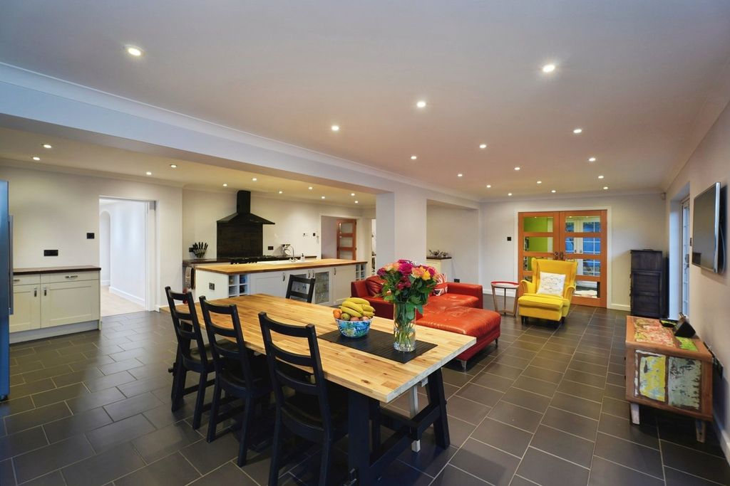 Additional image 2 of 5 bed detached house for saleThe Fairway, Huddersfield HD2