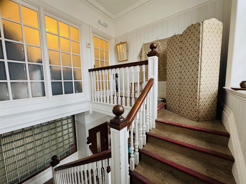 Additional image 19 of 2 bed flat for saleWesterfield Road, Ipswich IP4