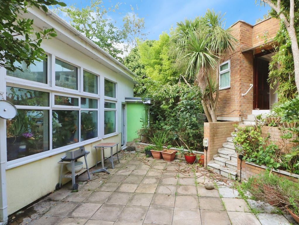Additional image 17 of 6 bed detached house for saleCarswell Close, Ilford IG4