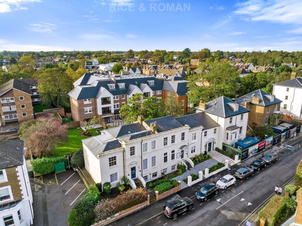 2 bed flat for saleGregory House, Hampton Wick KT1
