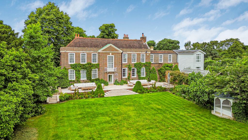 8 bed equestrian for saleFerry House, Park Road, Old Isleworth TW7
