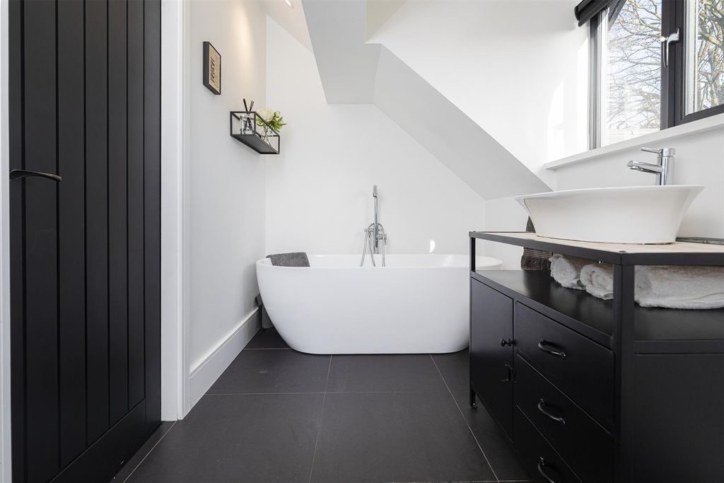 Additional image 50 of 4 bed detached house for saleOakfield Road, Birkby, Huddersfield HD2