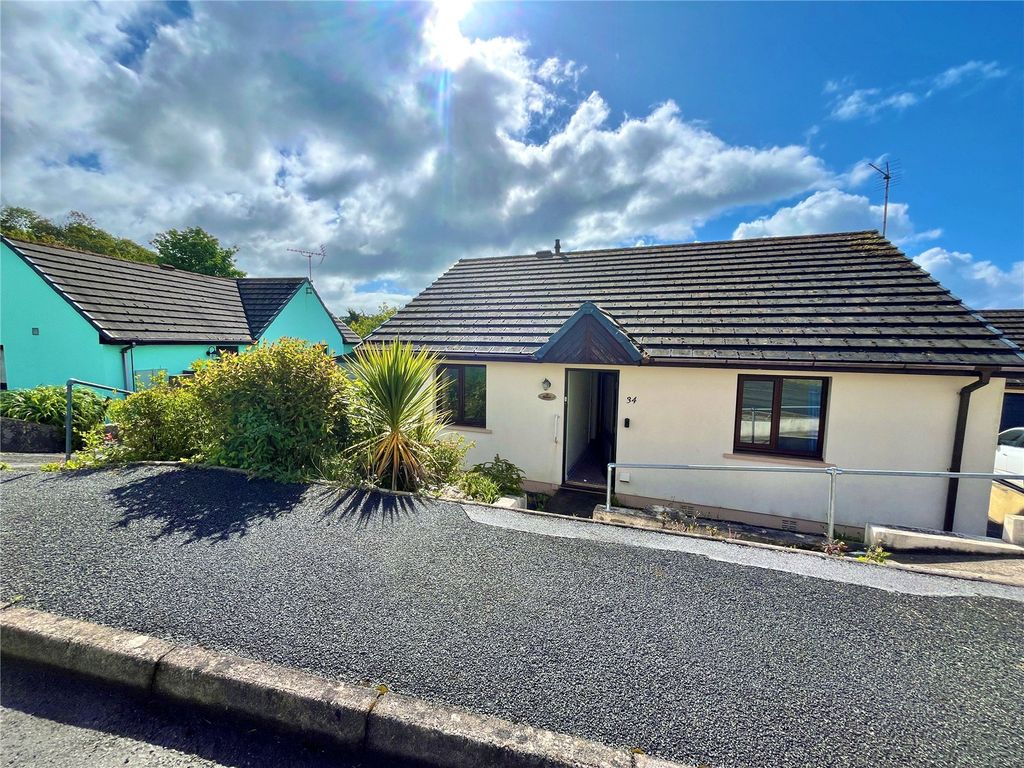 2 bed bungalow for saleOakfield Drive, Kilgetty, Pembrokeshire SA68