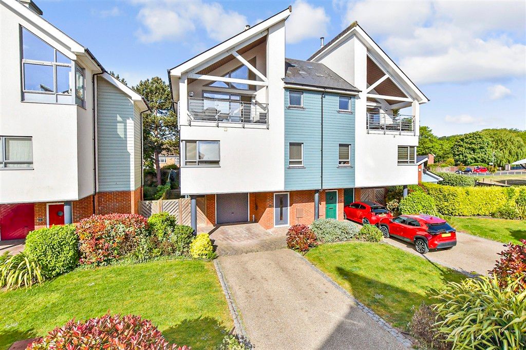 4 bed semi-detached house for saleMoncrieff Gardens, Hythe, Kent CT21