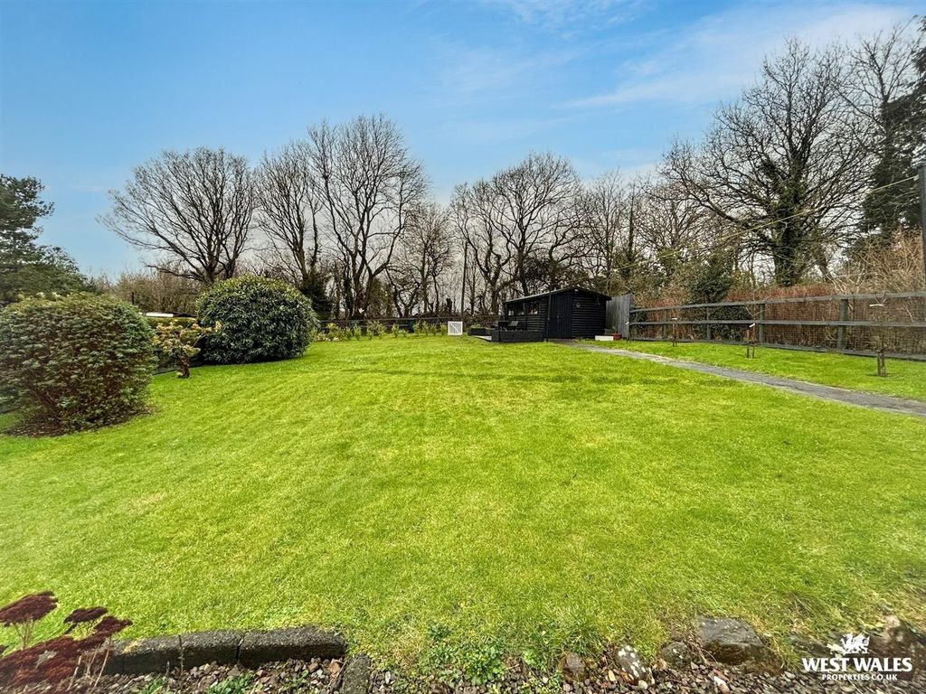 Additional image 4 of 3 bed detached bungalow for saleMeinciau Road, Mynyddygarreg, Kidwelly SA17