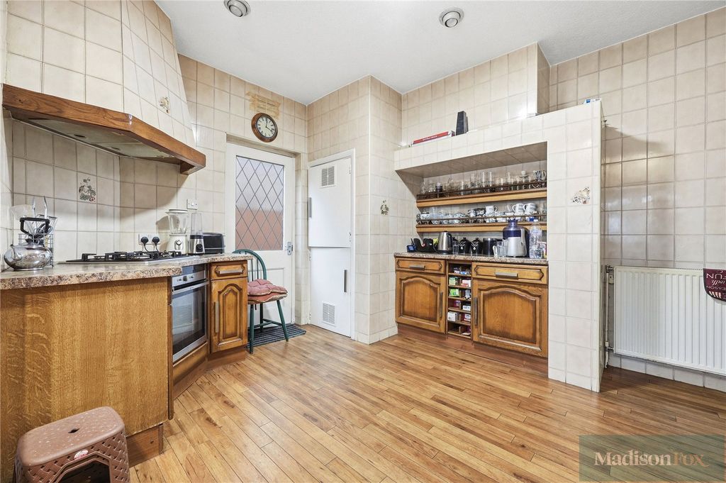 Additional image 9 of 4 bed detached house for saleTomswood Road, Chigwell, Essex IG7