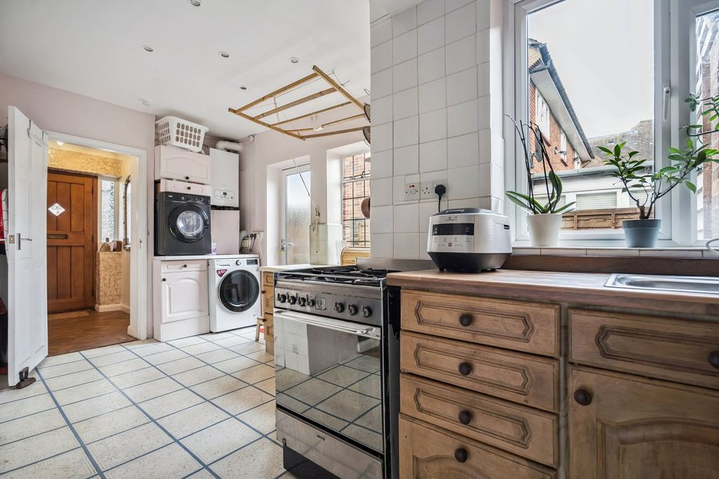 Additional image 16 of 5 bed detached house for saleWood Lane Close, Iver SL0