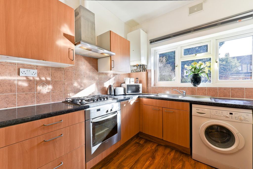 Additional image 6 of 7 bed block of flats for saleHampton Road, Ilford IG1