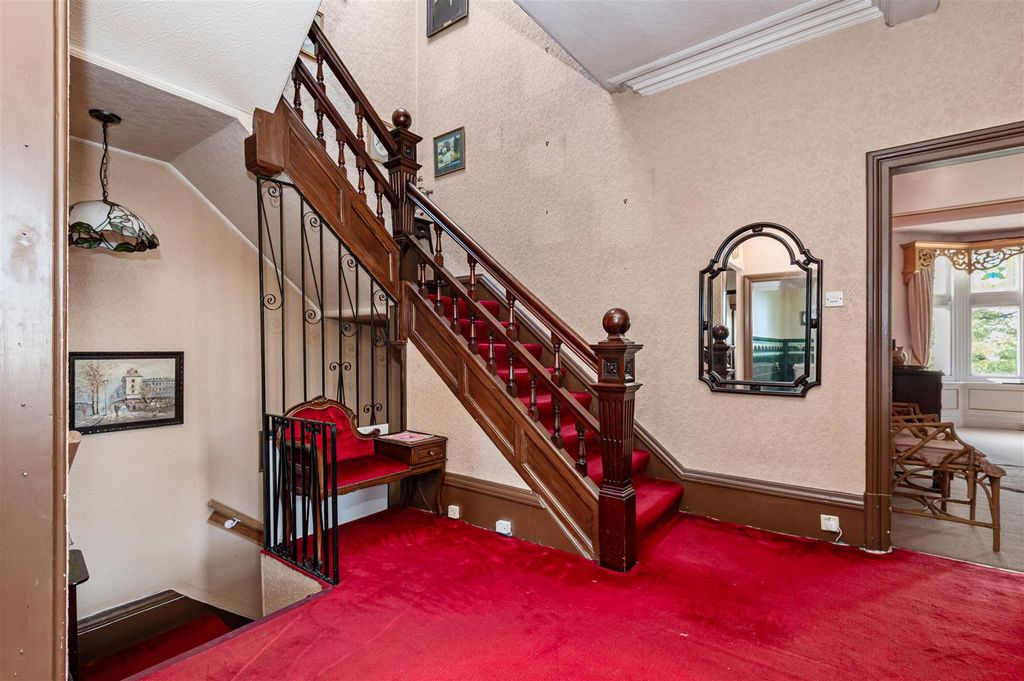 Additional image 35 of 6 bed semi-detached house for salePark Drive, Huddersfield HD1