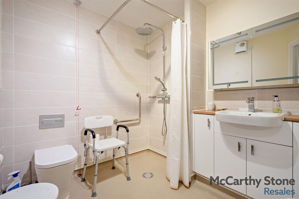 Additional image 10 of 2 bed flat for saleChesterton Court, Railway Road, Ilkley LS29
