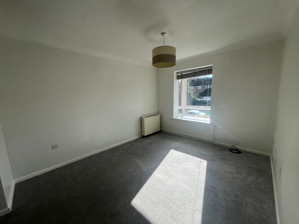 Additional image 4 of 1 bed flat for saleFirgrove Court, Hungerford RG17