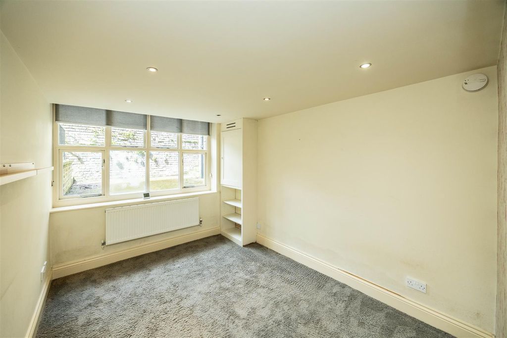 Additional image 16 of 2 bed flat for salePark Drive, Huddersfield HD1