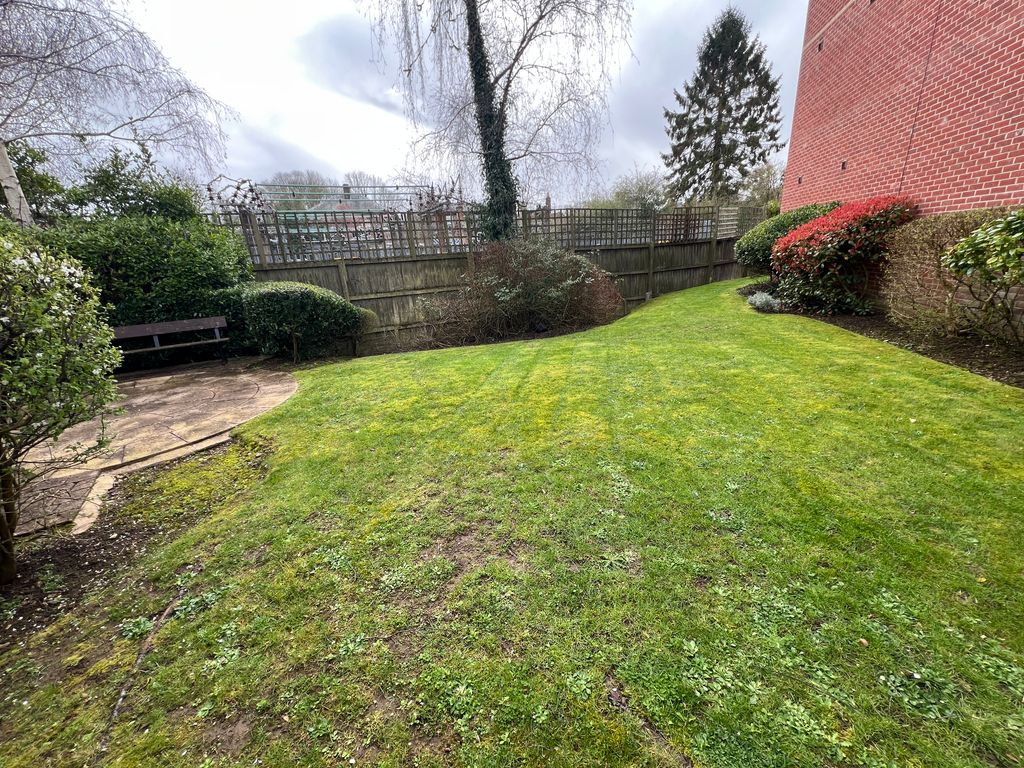 Additional image 10 of 2 bed flat for saleMeadowview, Hungerford RG17