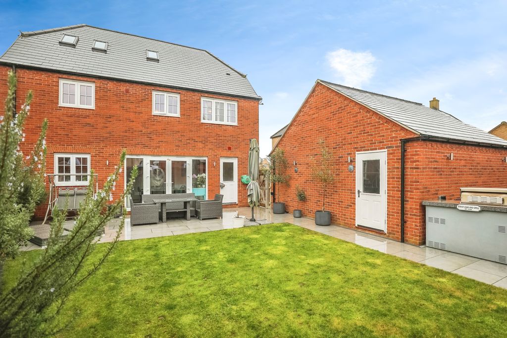 Additional image 8 of 5 bed detached house for saleSwynford Road, Alconbury Weald, Huntingdon PE28