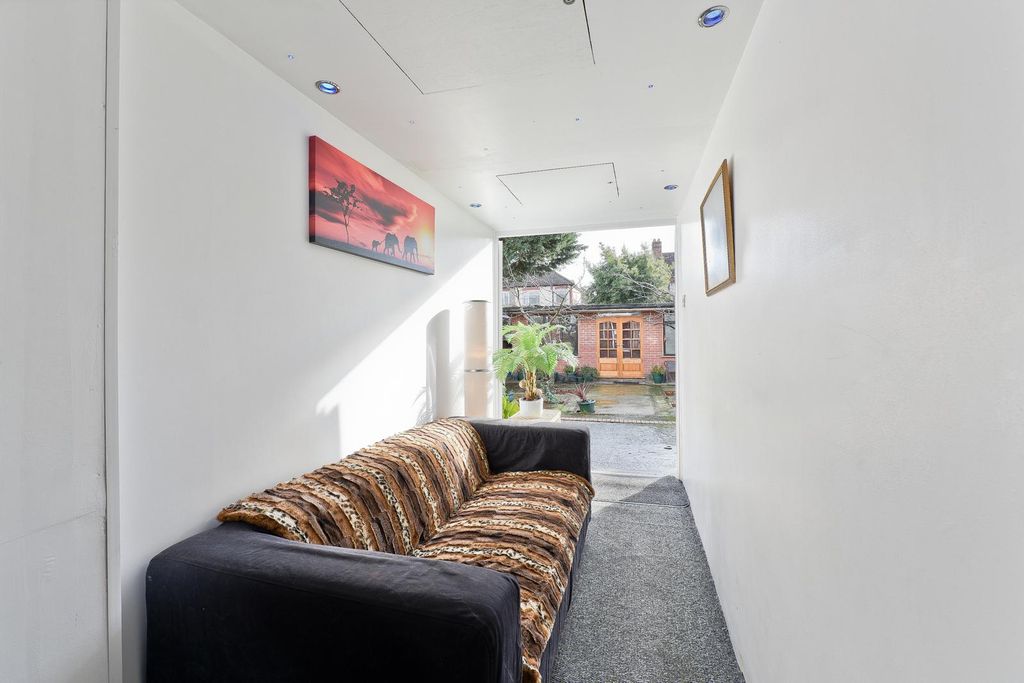 Additional image 17 of 7 bed block of flats for saleHampton Road, Ilford IG1