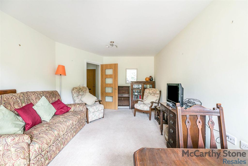 Additional image 5 of 1 bed flat for saleElm Tree Court, High Street, Huntingdon PE29
