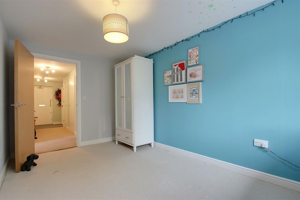 Additional image 16 of 2 bed flat for saleOvaltine Court, Kings Langley WD4