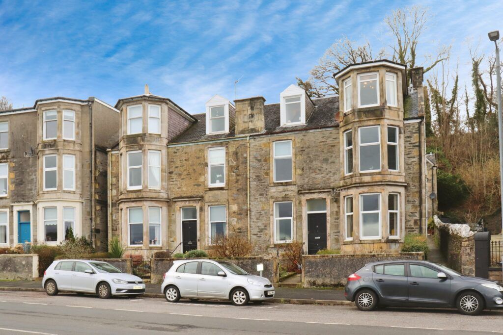 2 bed flat for saleAttic Flat, 10 Glenrosa Place, Rothesay PA20