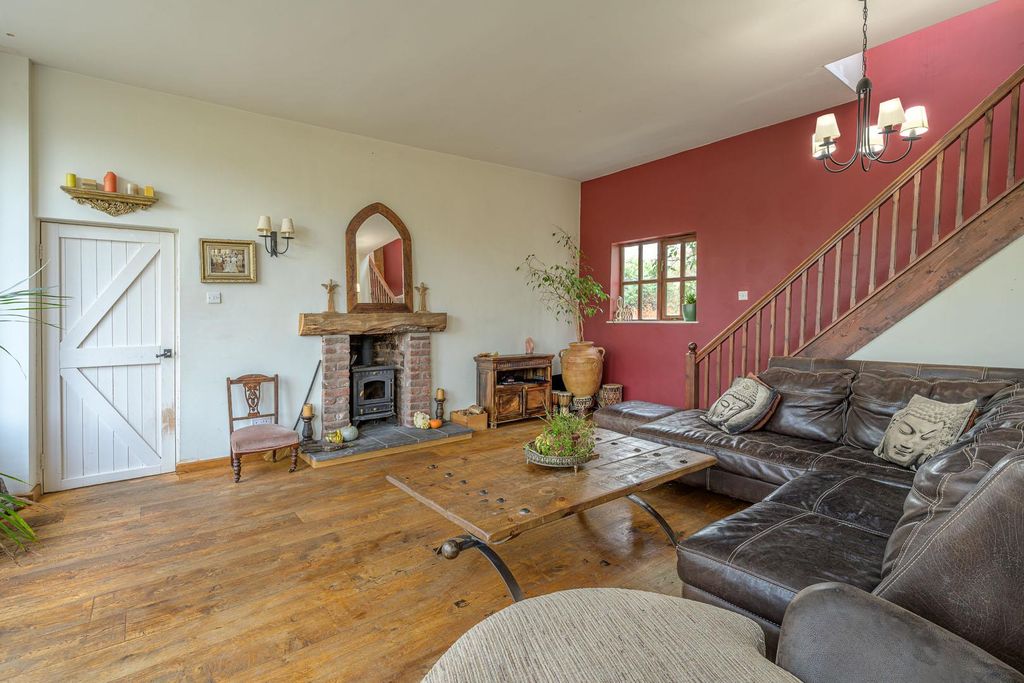 4 bed barn conversion for saleTudor Barn, Sion Hill Court, Sion Hill, Wolverley DY10 photo 4