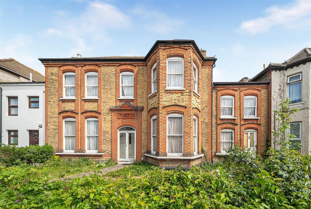 6 bed property for saleAldborough Road South, Seven Kings IG3