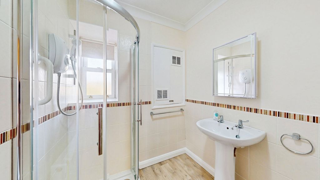 Additional image 6 of 2 bed flat for saleCastle Gate, Ilkley LS29