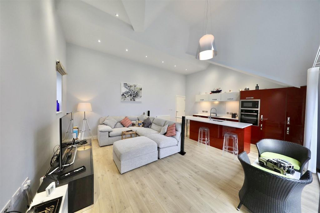 Additional image 3 of 2 bed flat for salePearson Park, Kingston Upon Hull HU5