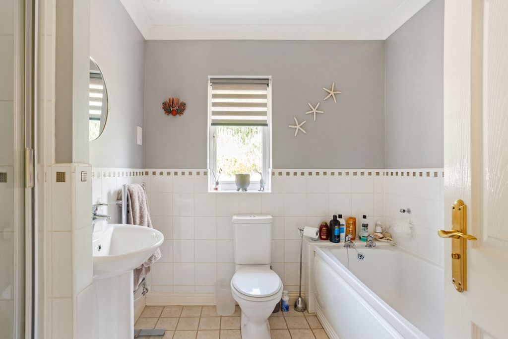 Additional image 7 of 5 bed detached house for saleCottrell Close, Hungerford RG17