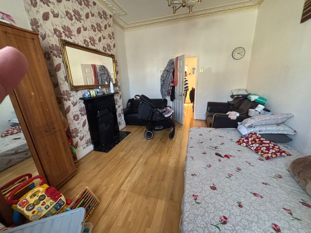 Additional image 3 of 2 bed flat for saleRedcliffe Gardens, Ilford IG1
