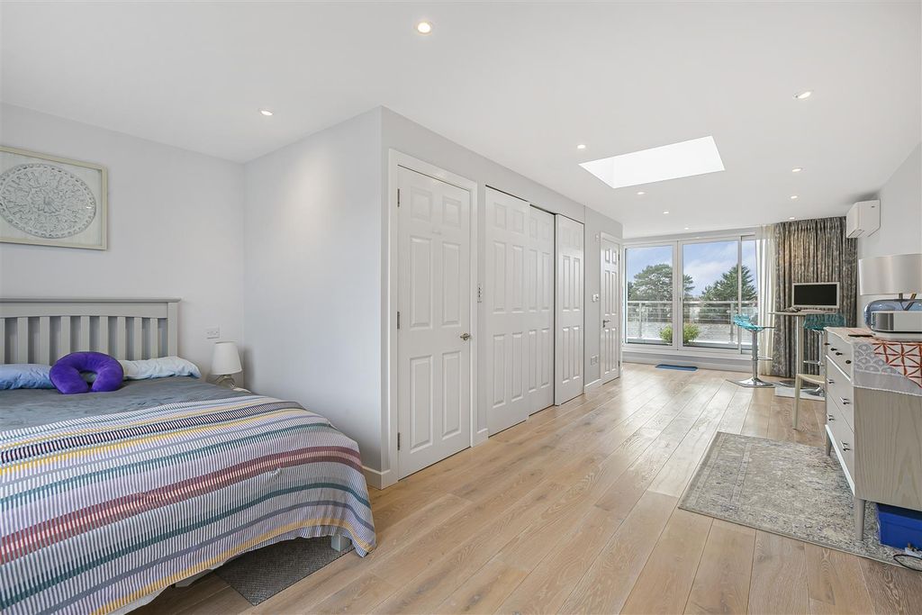 Additional image 10 of 4 bed town house for salePark Road, Kingston Upon Thames KT2