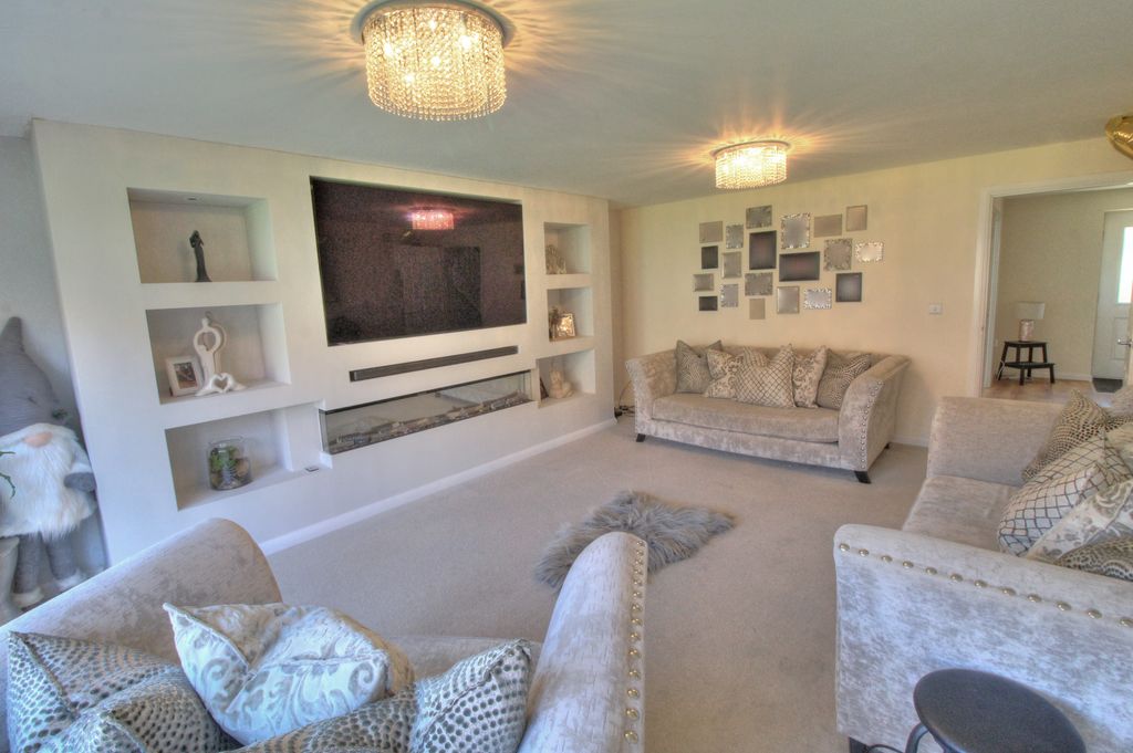 Additional image 9 of 5 bed detached house for saleVanneck Close, Kidderminster DY11