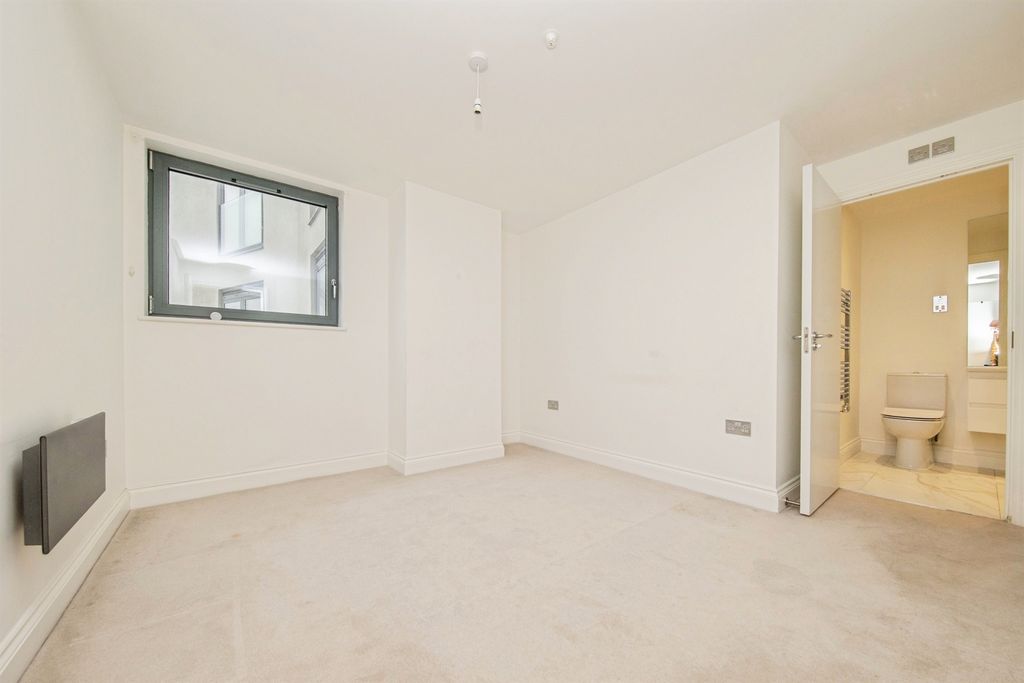 Additional image 7 of 2 bed flat for saleKey Street, Ipswich IP4