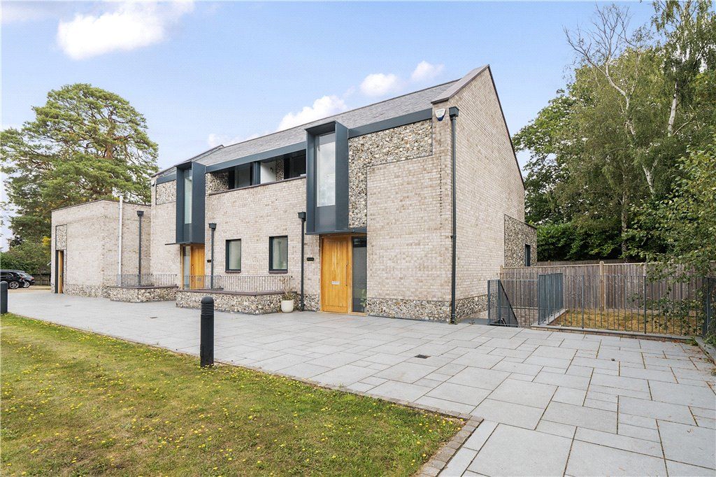 4 bed semi-detached house for saleWesterham Road, Keston BR2
